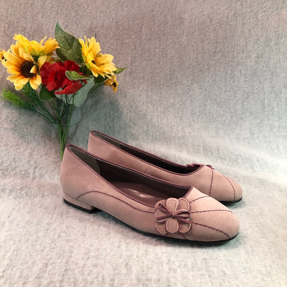 NWOT - Lavender Suede Ballet Flats with 3D Flower & Purple Trim